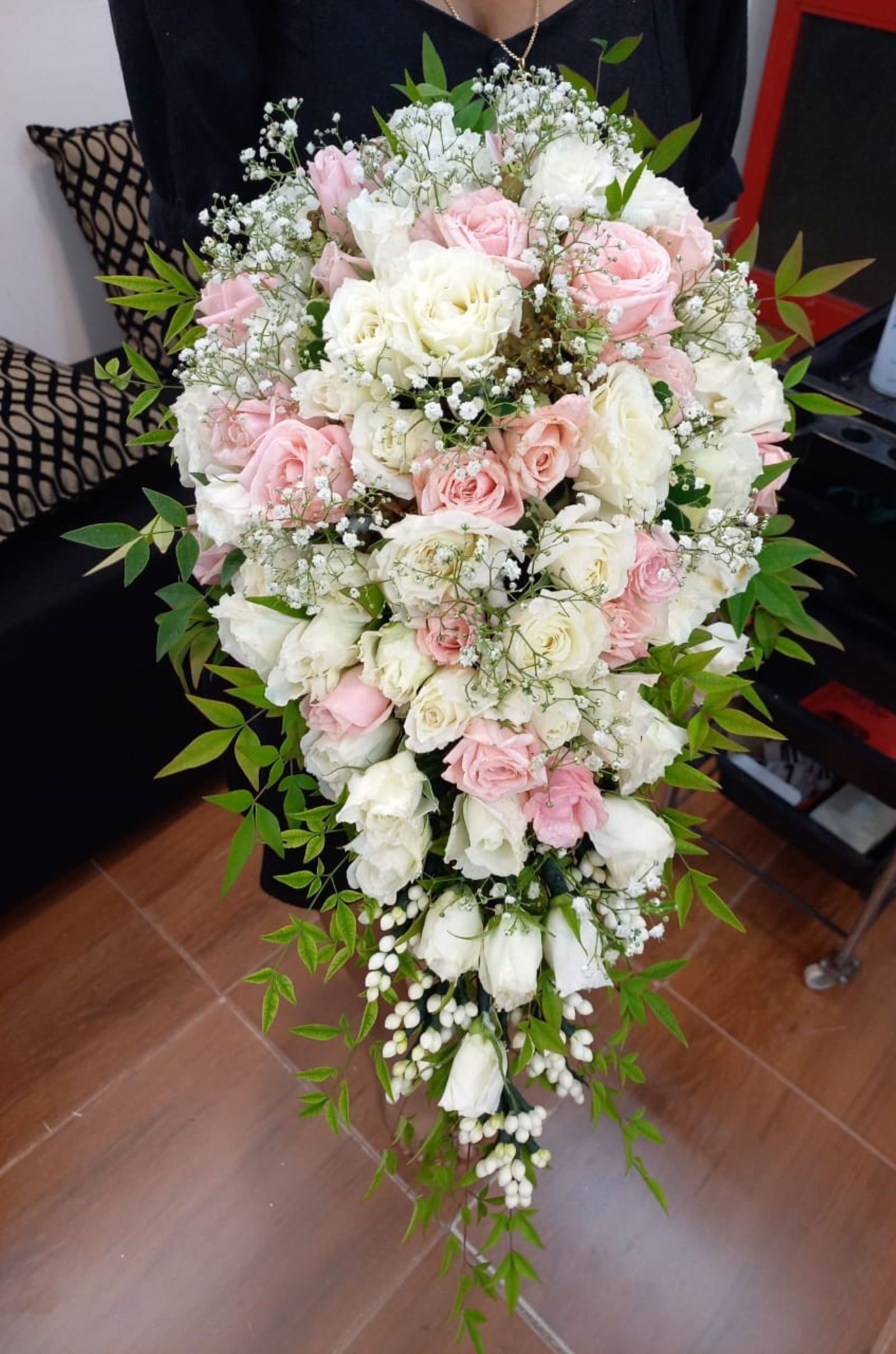 Natural Bridal Posy Flower Mixed Roses Bouquet With Extra Head Dress - Image 2