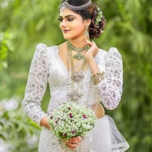 Traditional Sri Lankan Kandiyan Made-up Bridal Saree| Modern Kandyan Jewelry Set| Bride’s Artificial Posy Flower Bouquet